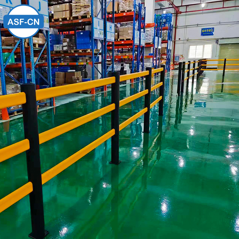 Three rail elastic guardrail